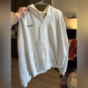 Comfrt Cloud Zip Matching Set (White)
Hoodie: M
Pants: S
(Together or separate)